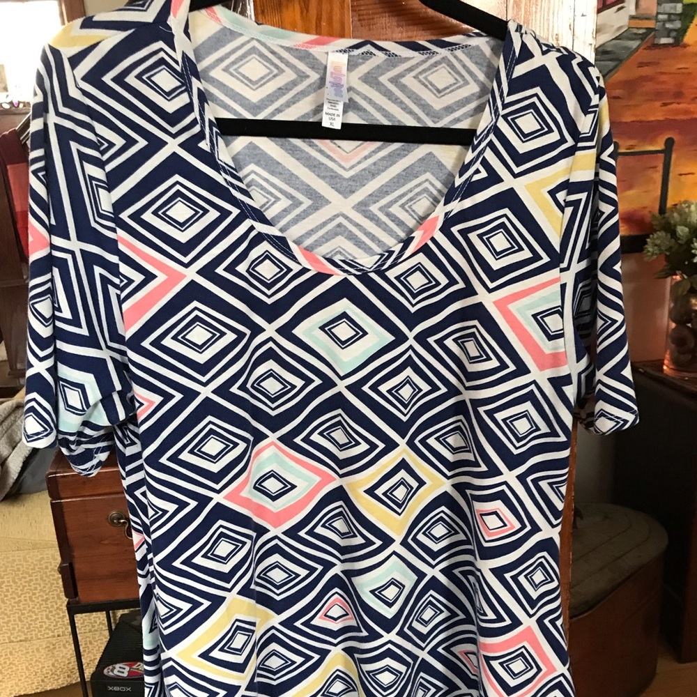 LuLaRoe Perfect T